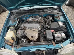 Toyota Carina 2000 Teal