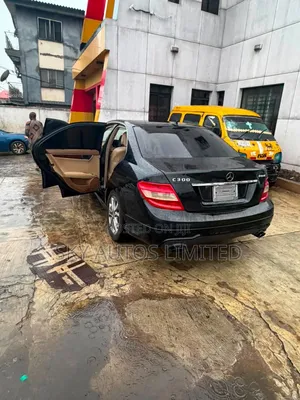 Mercedes-Benz C300 2008 Black