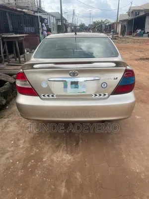 Toyota Camry 2004 Gold