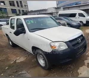 Mazda B-series 2001 White