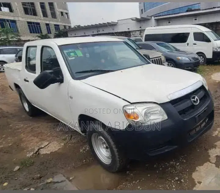 Mazda B-series 2001 White