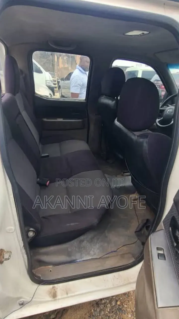 Mazda B-series 2001 White