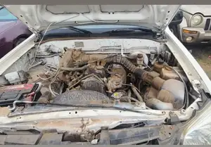 Mazda B-series 2001 White