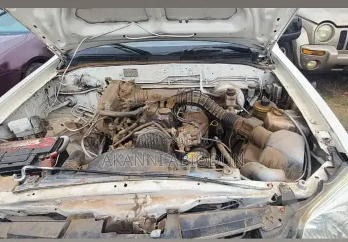 Mazda B-series 2001 White