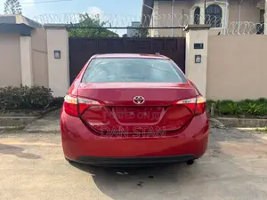 Toyota Corolla 2015 Red