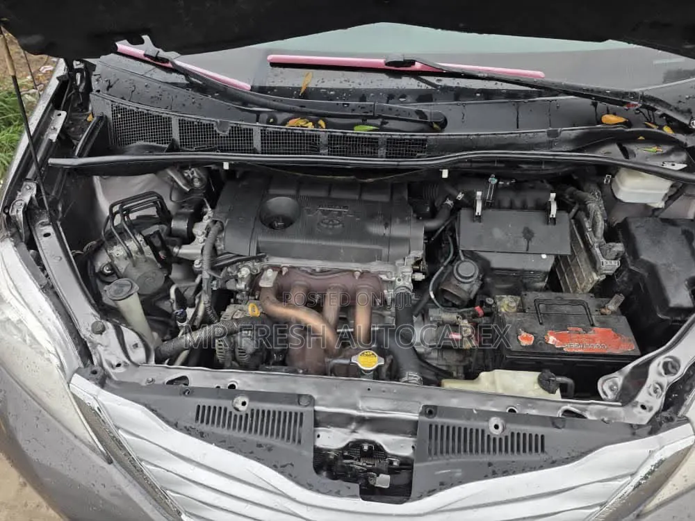 Toyota Sienna LE 8 Passenger 2012 Gray