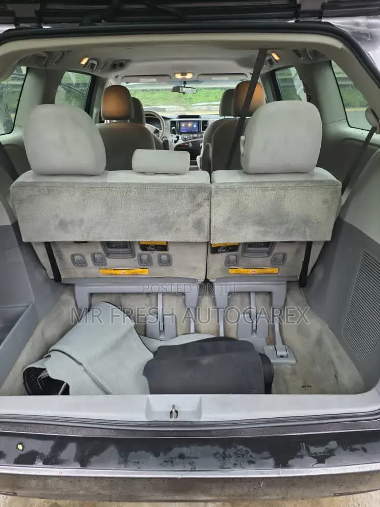 Toyota Sienna LE 8 Passenger 2012 Gray