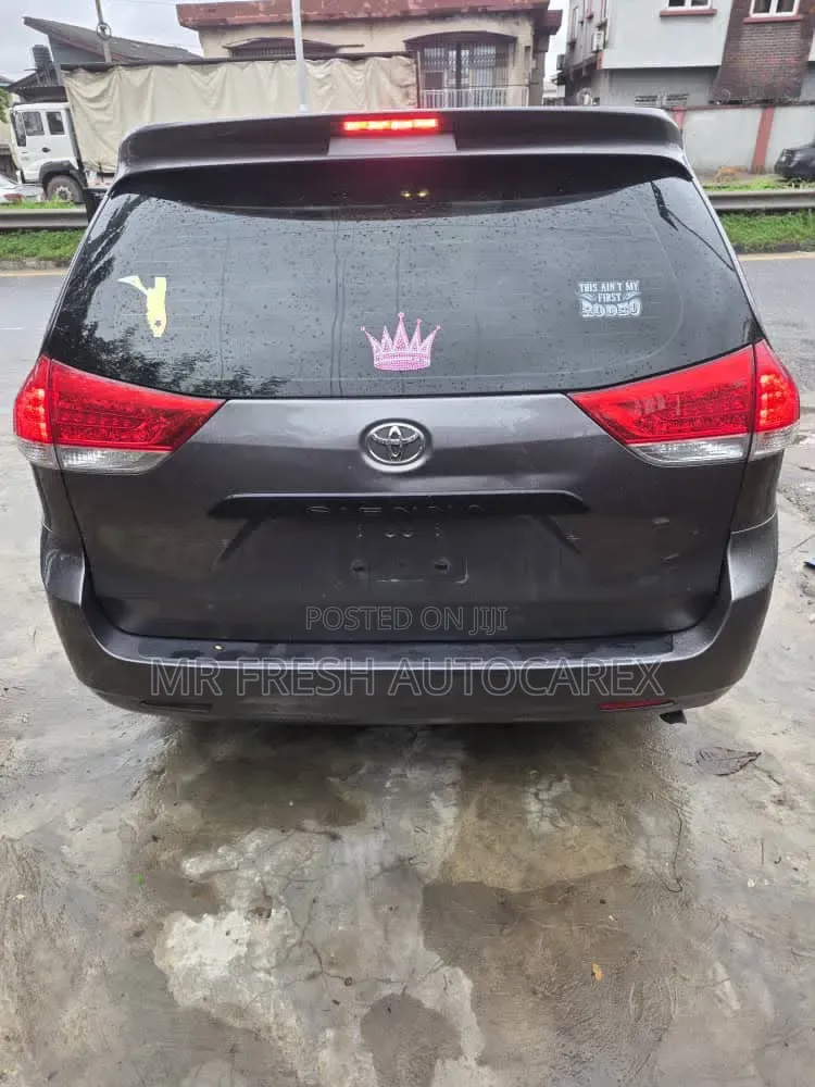 Toyota Sienna LE 8 Passenger 2012 Gray