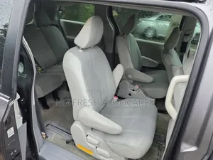 Toyota Sienna 2011 Gray