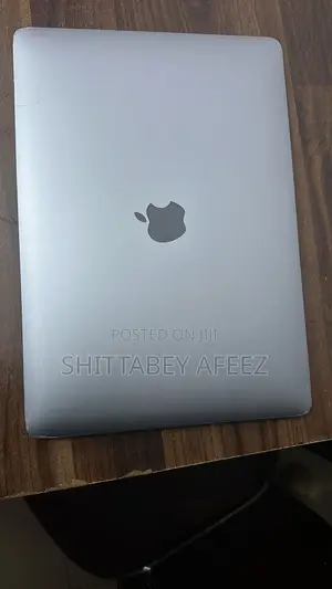 Laptop Apple MacBook Pro 2020 8GB Intel Core i5 SSHD (Hybrid) 256GB