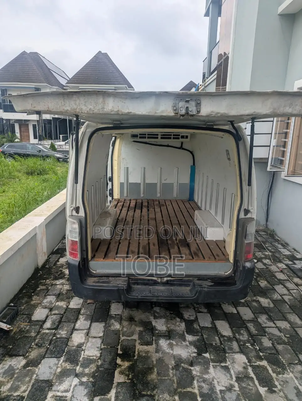Nissan Caravan (Urvan) 2000 White