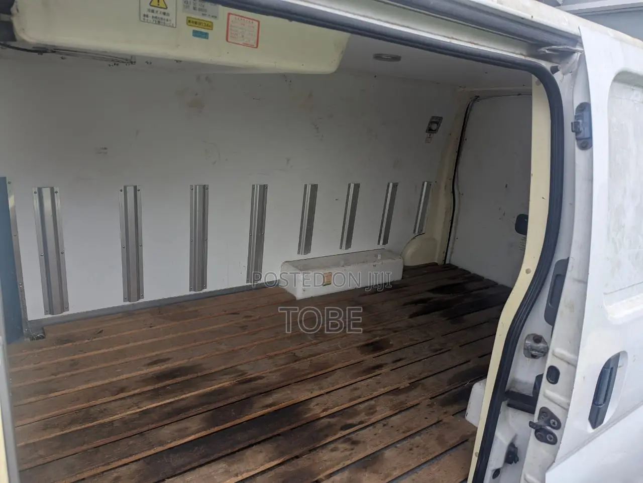 Nissan Caravan (Urvan) 2000 White