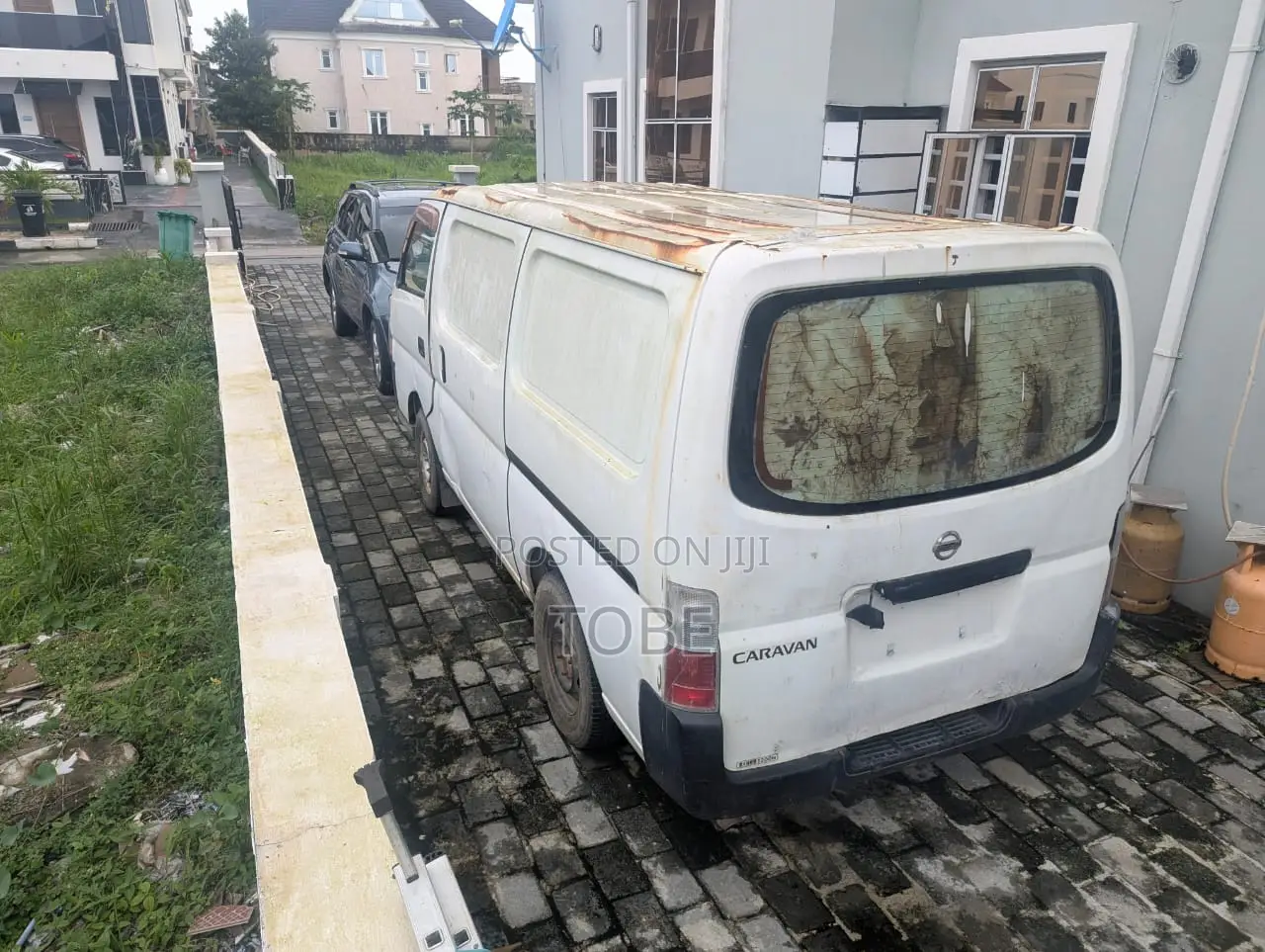 Nissan Caravan (Urvan) 2000 White