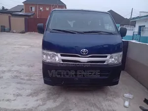 Toyota HiAce 2012 Blue