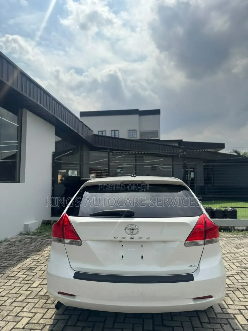 Toyota Venza 2011 White