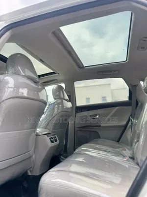 Toyota Venza 2011 White