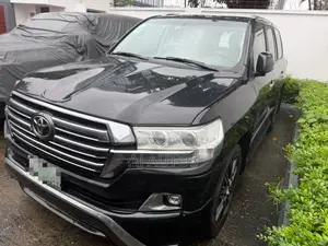 Toyota Land Cruiser 4.5 V8 VXR 2011 Black