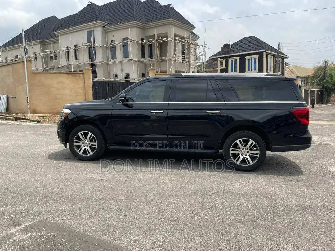 Ford Expedition Max 2023 Black