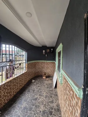 3bdrm Block of Flats in Briansbrain, Benin City for rent