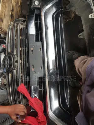 Landcruiser 2018 Front Bomber