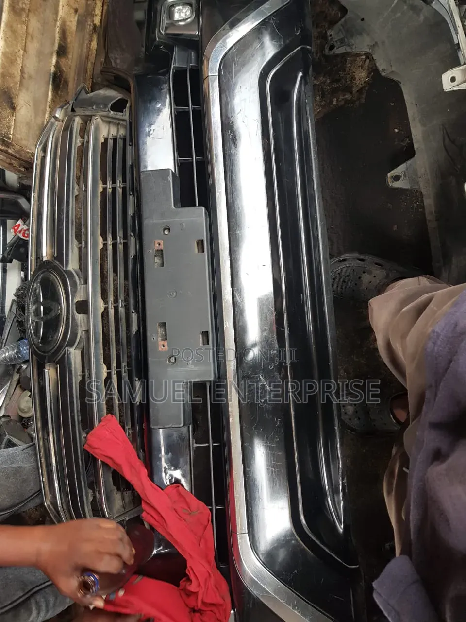 Landcruiser 2018 Front Bomber