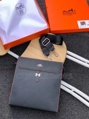 Hermes Takeoff Messenger Style With a Textured Finish. Crossbody Bag