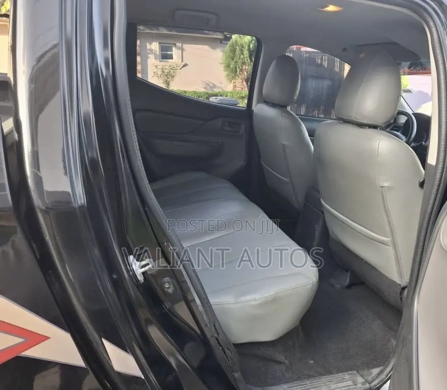 Mitsubishi L200 2016 Black