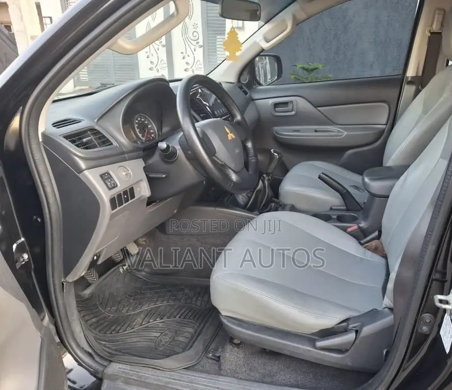 Mitsubishi L200 2016 Black