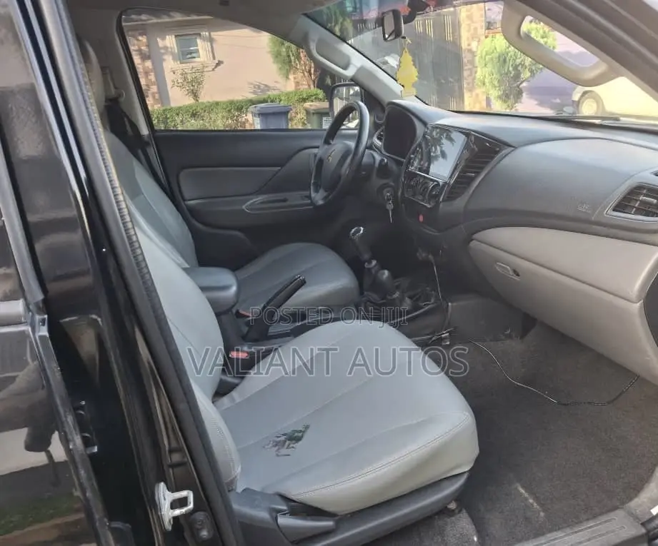 Mitsubishi L200 2016 Black