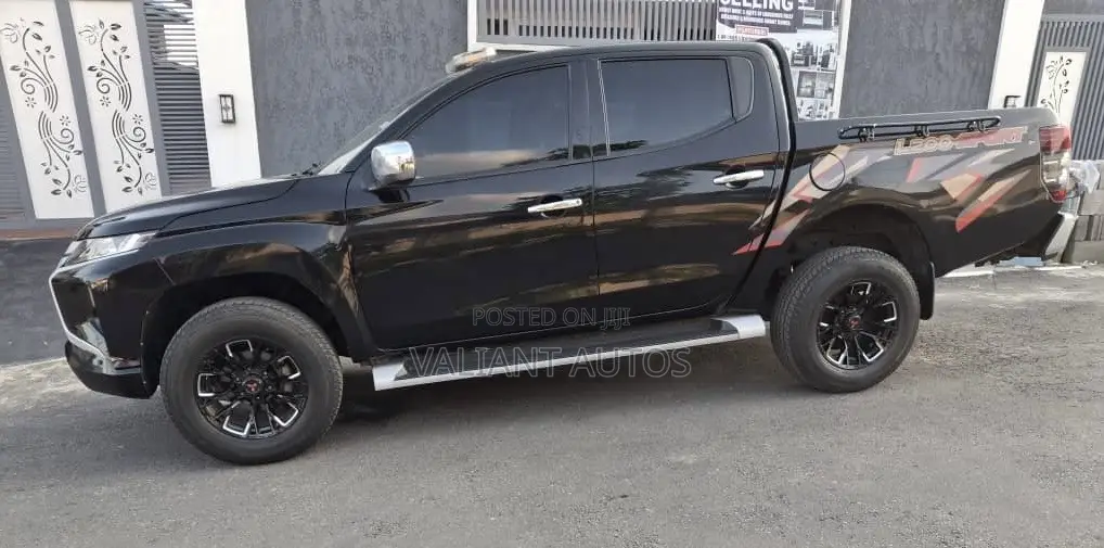 Mitsubishi L200 2016 Black