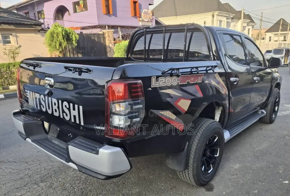 Mitsubishi L200 2016 Black