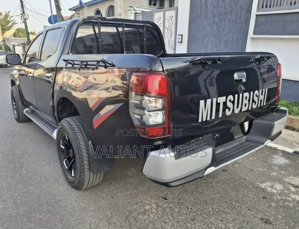 Mitsubishi L200 2016 Black