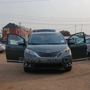 Toyota Sienna XLE 7 Passenger 2012 Gray