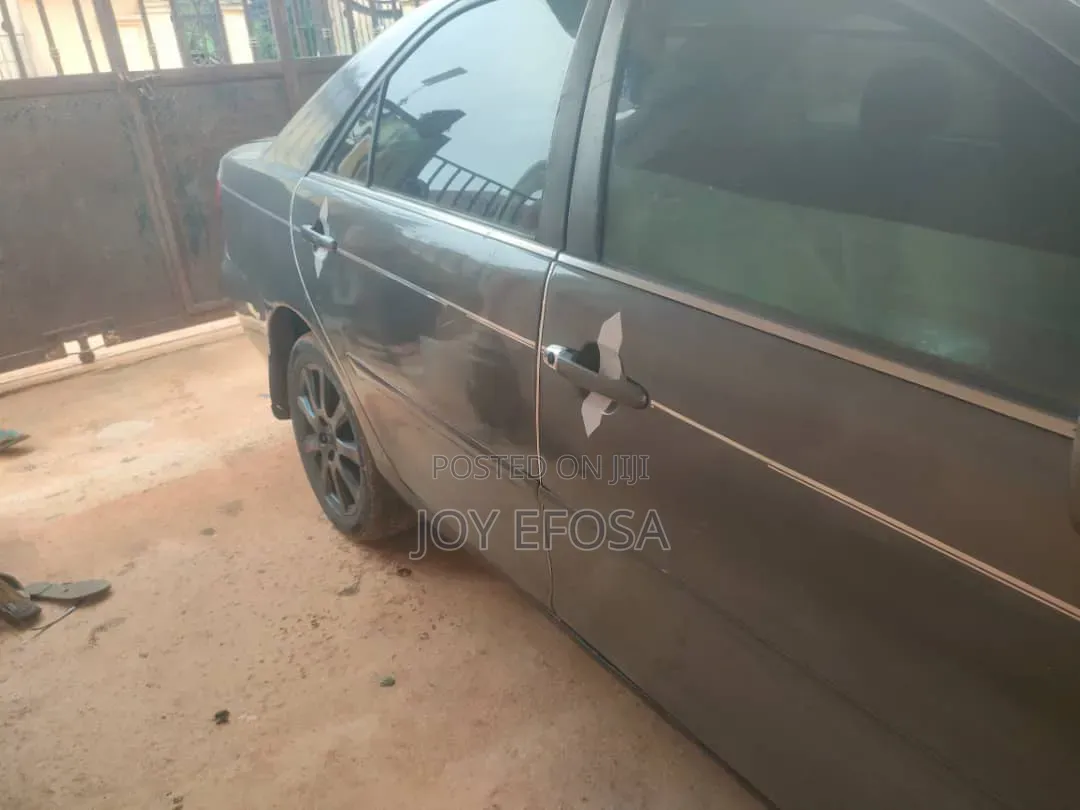 Toyota Camry 2004 Gray