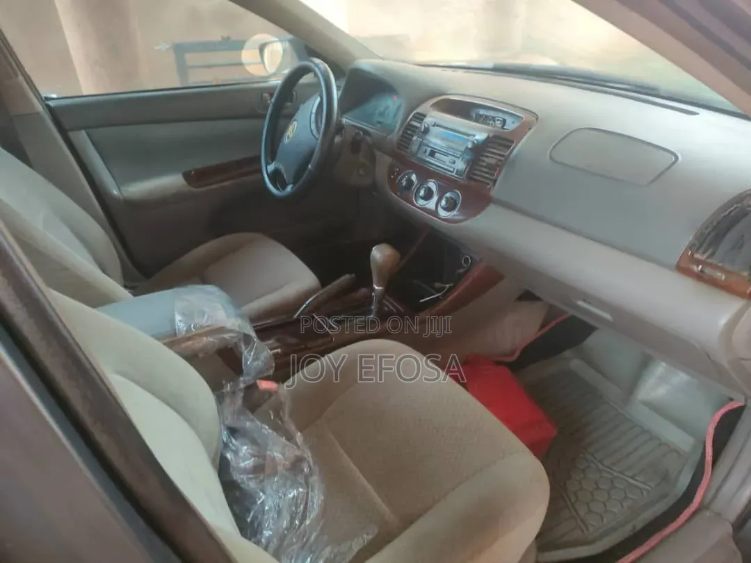 Toyota Camry 2004 Gray