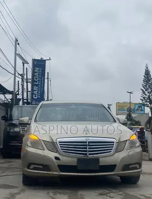 Mercedes-Benz E350 2010 Gold
