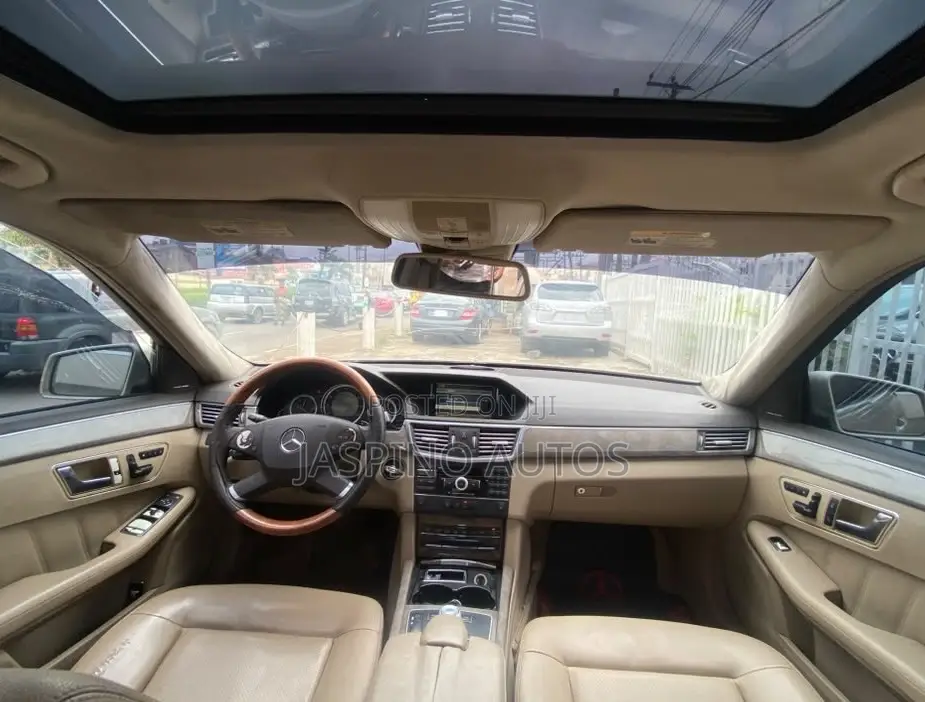 Mercedes-Benz E350 2010 Gold