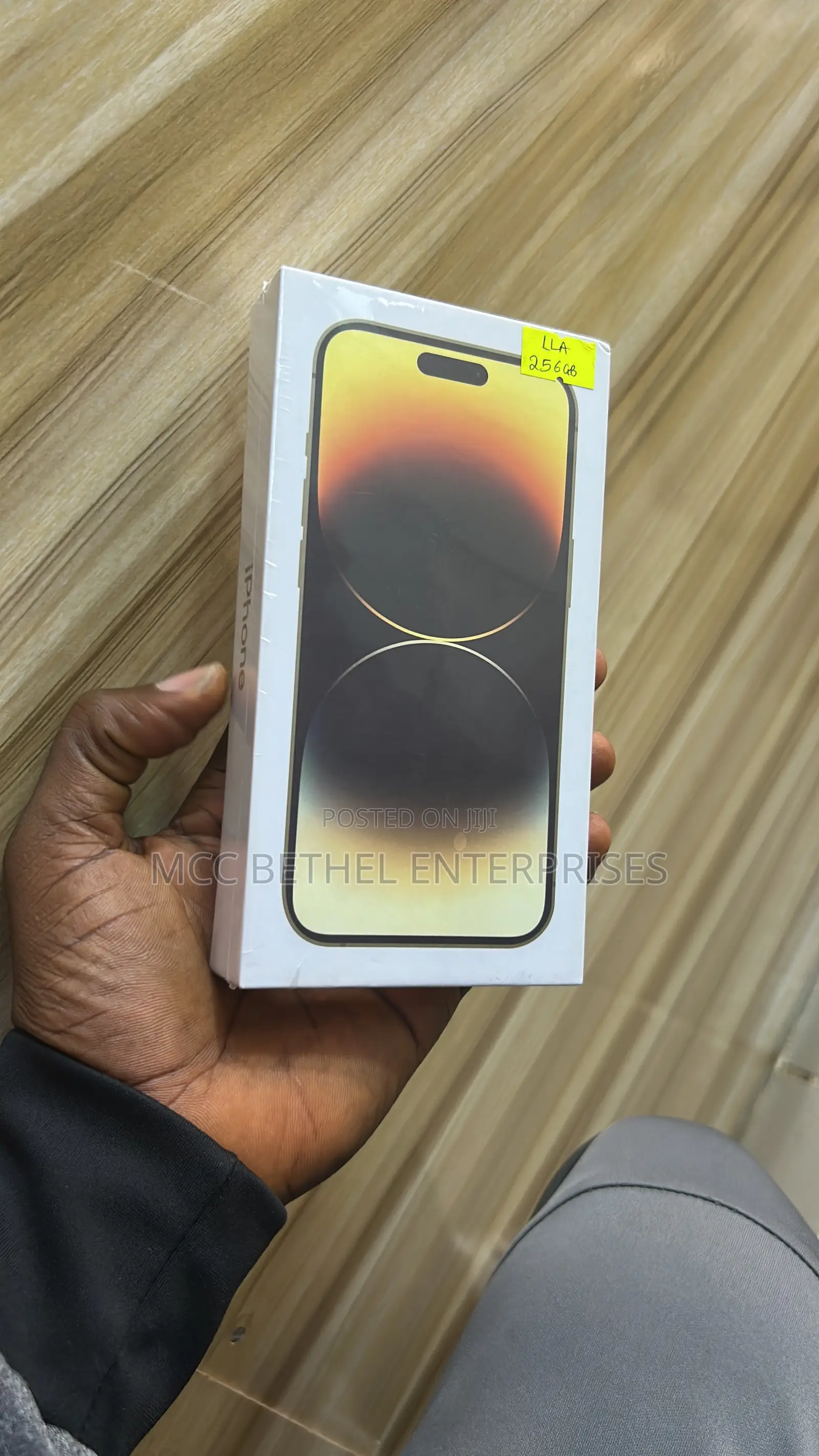 New Apple iPhone 14 Pro Max 128 GB Gold