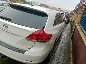 Toyota Venza 2010 White