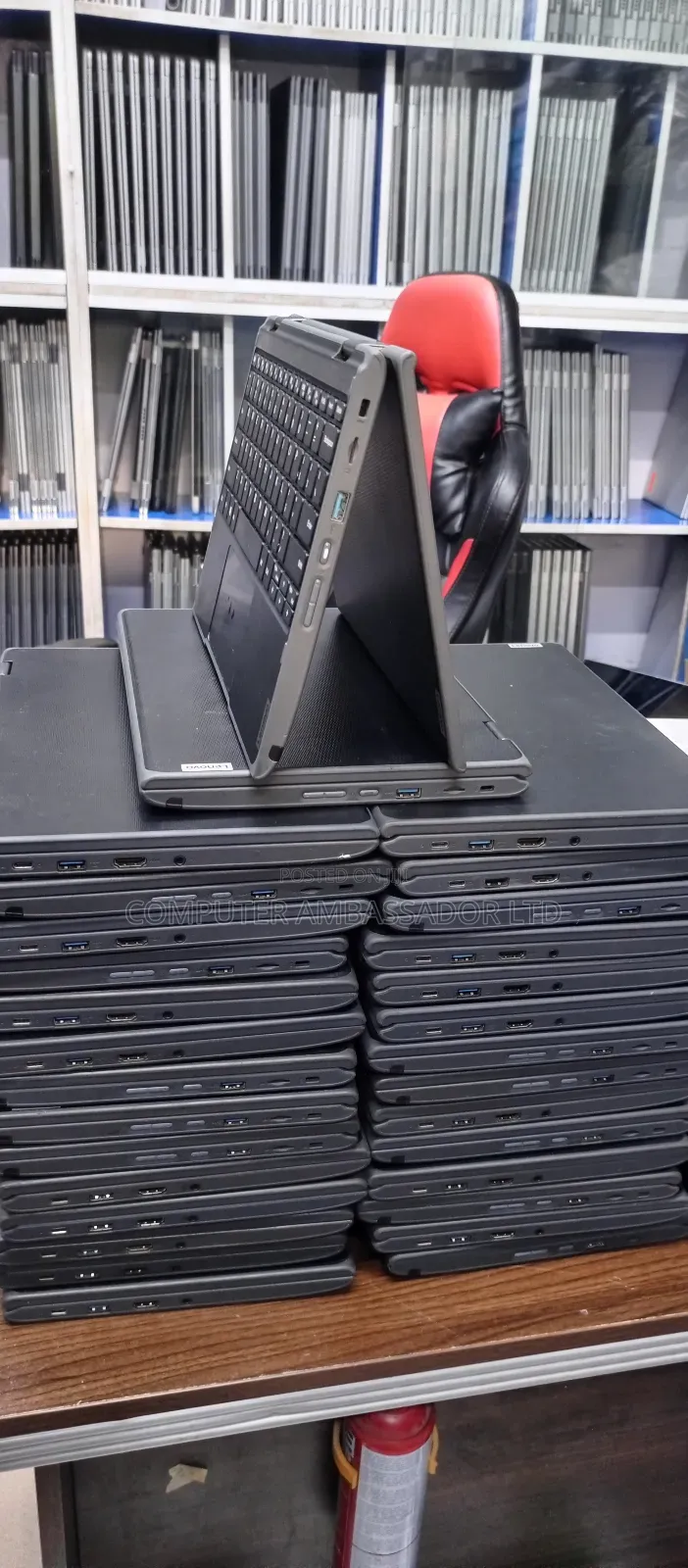 Laptop Lenovo 300e 4GB Intel Celeron SSD 128GB