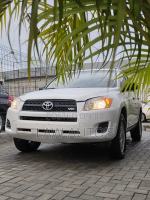Toyota RAV4 2010 White