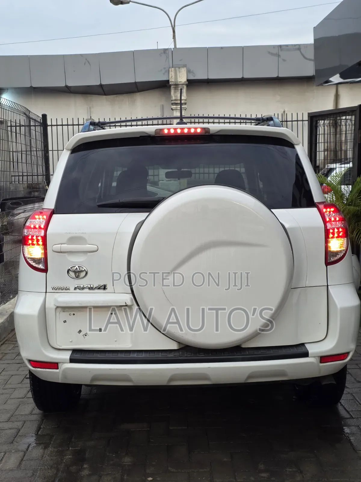Toyota RAV4 2010 White