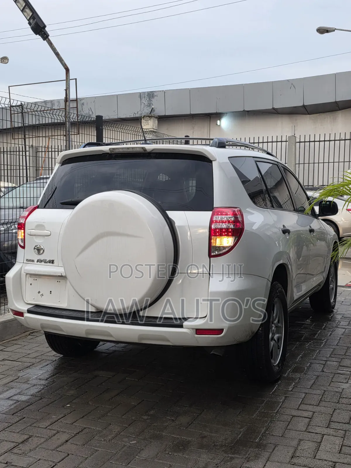 Toyota RAV4 2010 White
