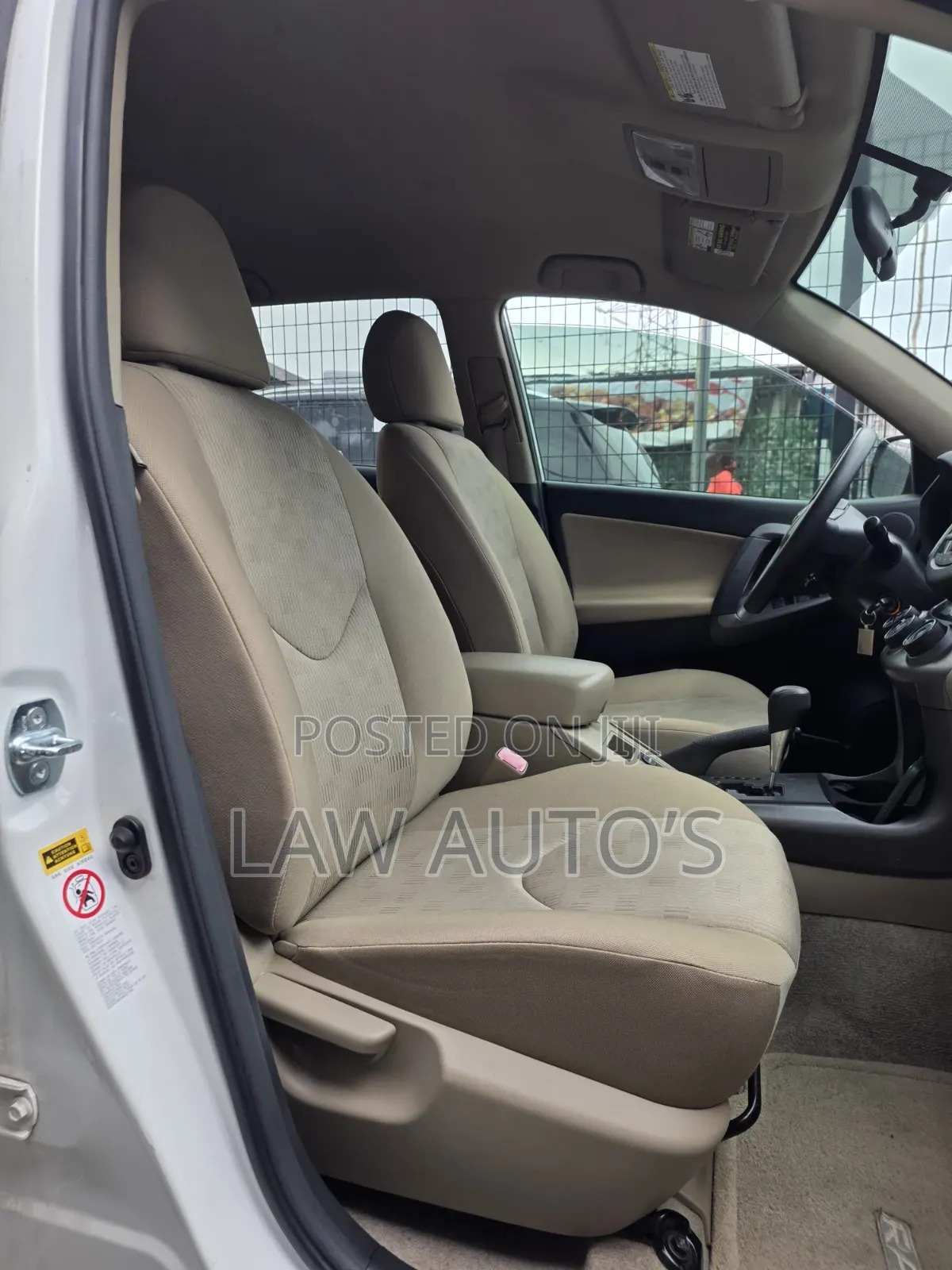 Toyota RAV4 2010 White