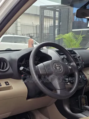 Toyota RAV4 2010 White
