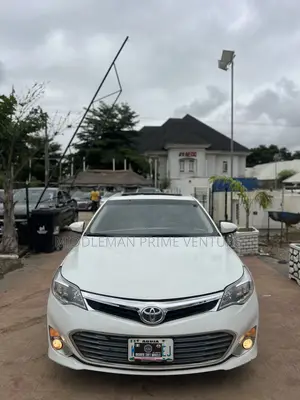 Toyota Avalon Limited 4dr Sedan (3.5L 6cyl 6A) 2014 White