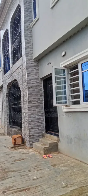 2bdrm Block of Flats in Idimu Road Ejiigbo, Ejigbo / Ejigbo for rent