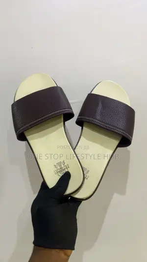 Original Brunello Cucinelli Men’S Leather Slides.