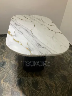 4 Seater Dinning Table