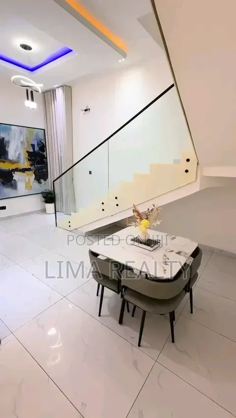 5 Bedroom Self Compound With Pool For Party